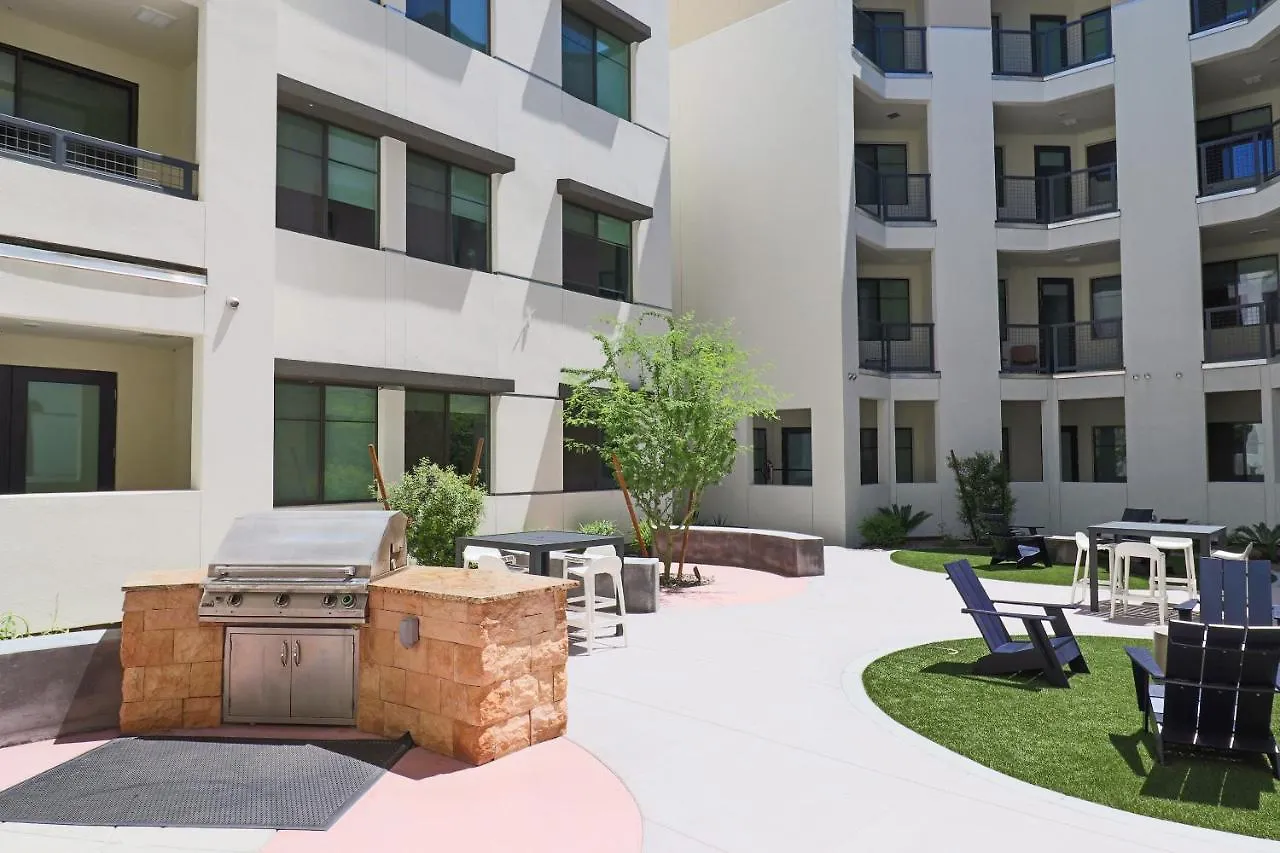 Exquisite Home-Walk Score 81-Shopping District-King Bed-Parking -G3021 Scottsdale Verenigde Staten
