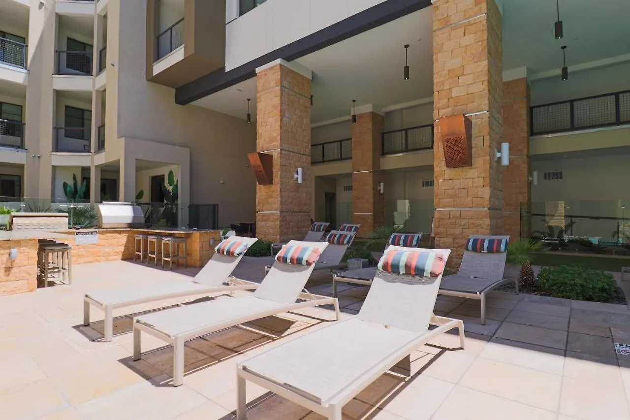 Exquisite Home-Walk Score 81-Shopping District-King Bed-Parking -G3021 Scottsdale 0*,
